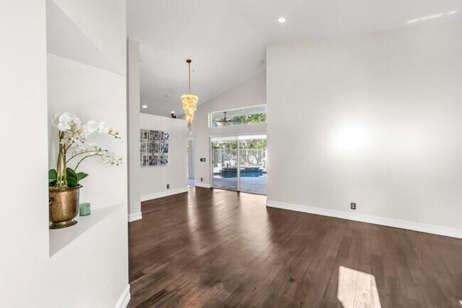 Foto del edificio - 1015 Thistle Creek Ct