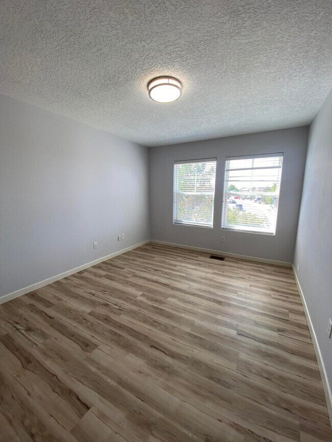 Foto del edificio - 10552 Cadiz St NW