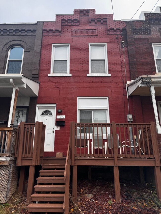 4 Bed, 2 Bath in Oakland- Available Aug 1- Pitt Off Campus Housing - 4 Bed, 2 Bath in Oakland- Available Aug 1- Pitt Off Campus Housing House