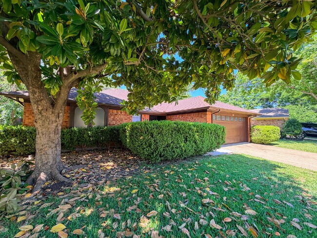 Foto del edificio - 3 Bedroom, 2 Bath Home in Burleson - Great Location!