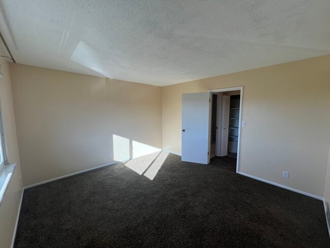 Building Photo - 2324 SW Briarwood Plaza