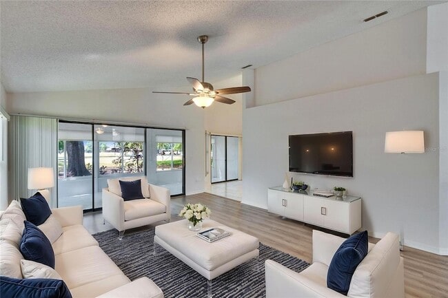 Foto del edificio - 322 Northway Dr