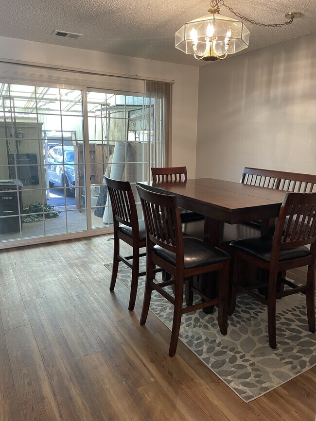 Building Photo - 3915 S Boston St