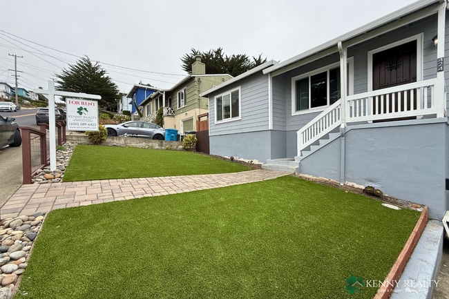 Building Photo - 424 Manor Dr