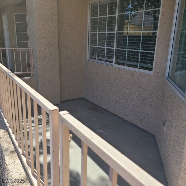 Foto del edificio - 932 Dusty Creek St