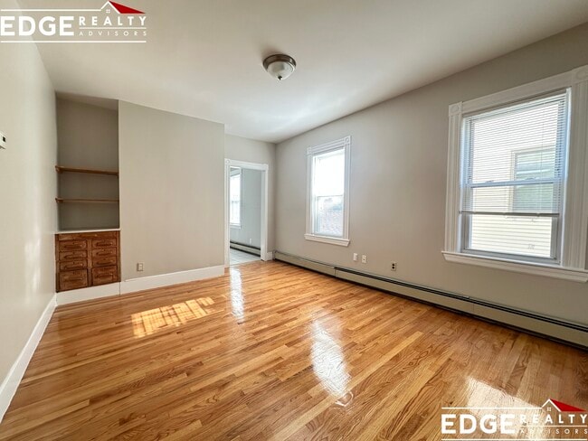 Building Photo - 315 Warren St