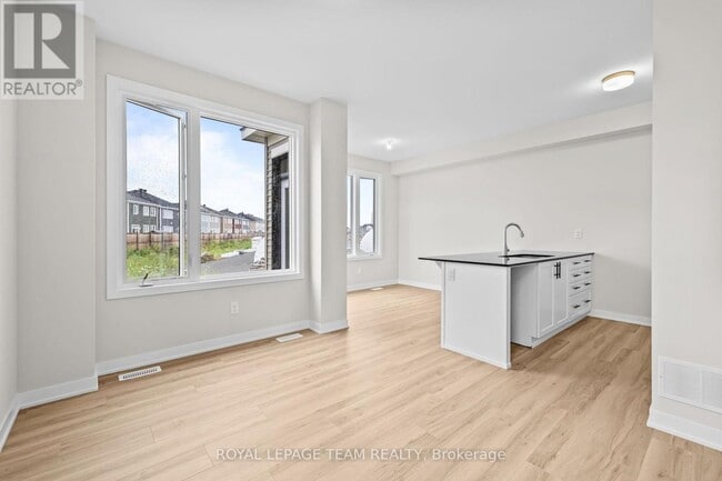 Building Photo - 741 Haflinger Row