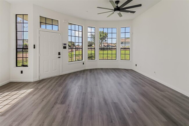 Foto del edificio - 8888 Benning Dr
