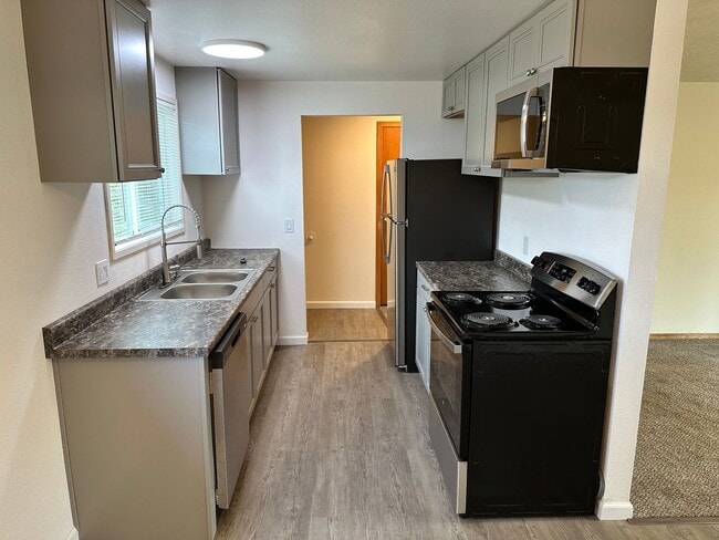 Foto del edificio - Single Story Home Next to Park