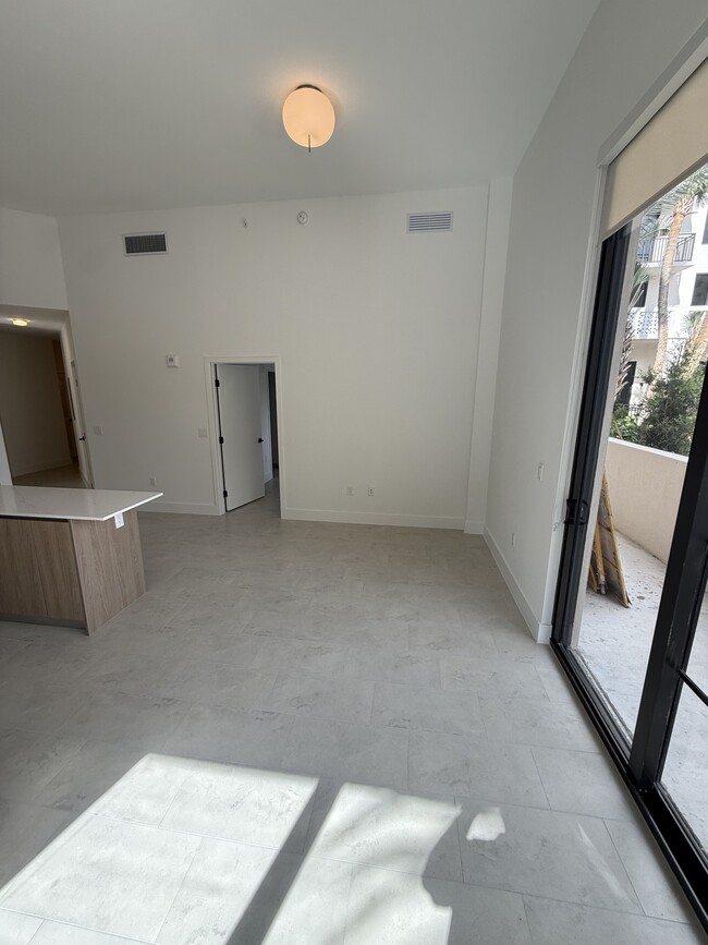 Building Photo - 2545 NE 183rd St