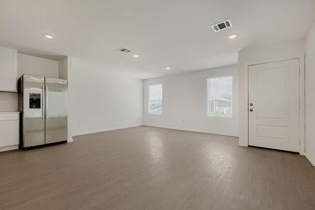 Building Photo - First time rental! Brand  new build, brand new appliances, never lived in!