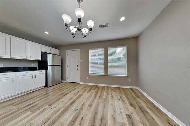 Building Photo - 22 Orchid Grove Pl
