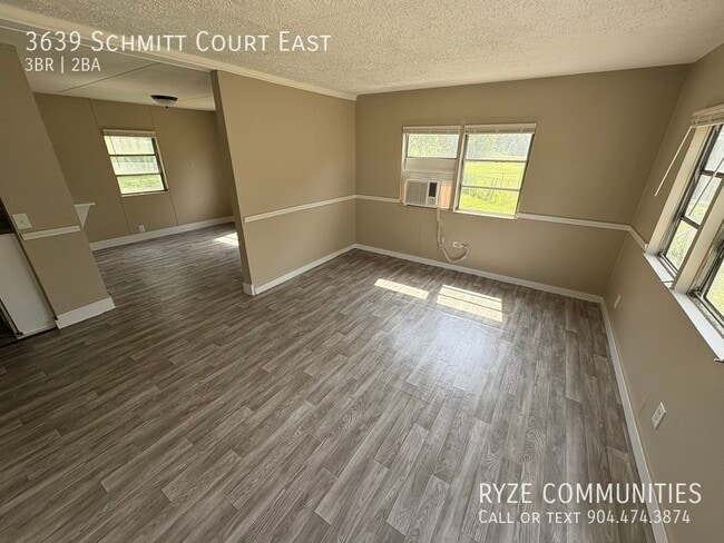 Building Photo - 3639 Schmitt Ct E