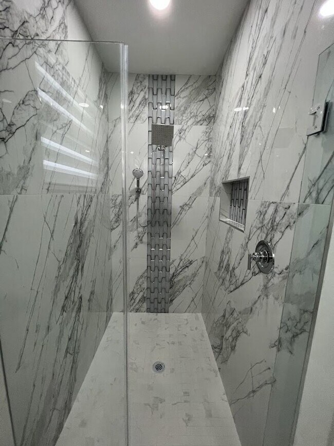 Foto del edificio - 2218 Embers Pkwy W