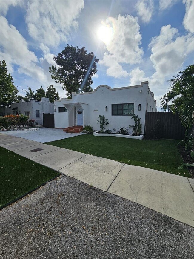Building Photo - 3438 NW 15th St