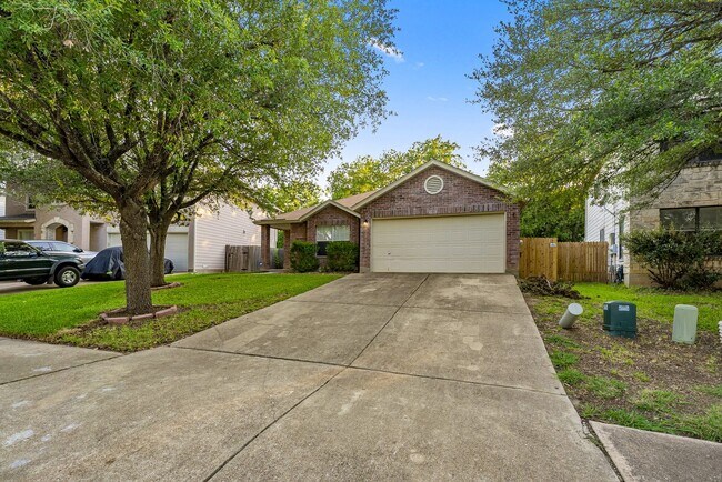 Foto del edificio - Stunning 3 bedrooms, 2 bathrooms home in R...