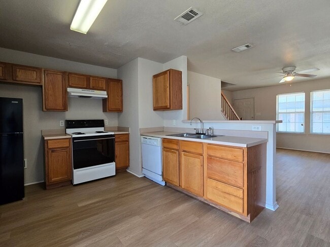 Foto del edificio - COMING SOON!