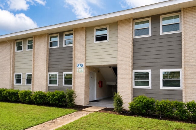 Photo - 828 Sky Lake Cir (Orlando, FL) Townhome