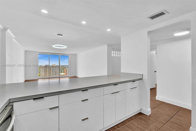 Foto del edificio - 2801 NE 183rd St