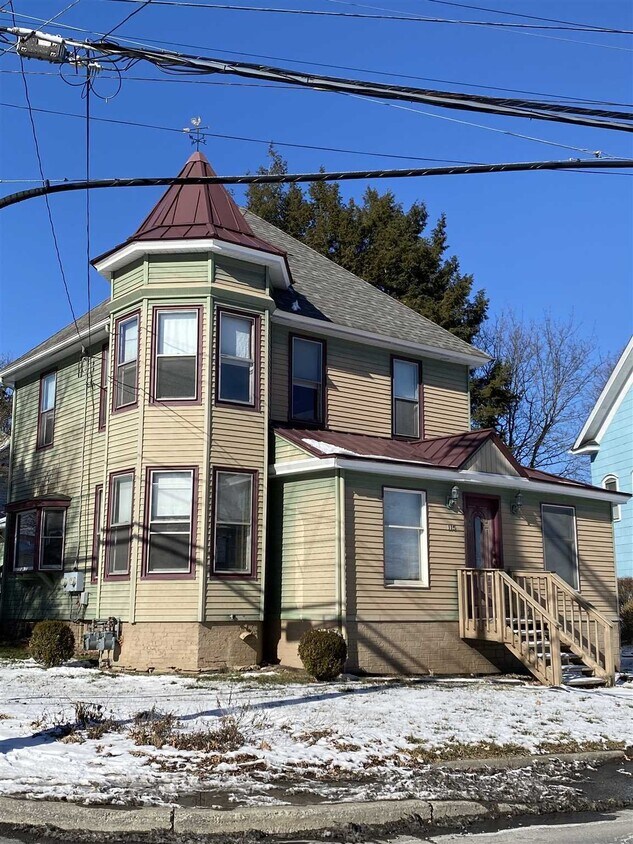 Primary Photo - 115 Vineyard Ave