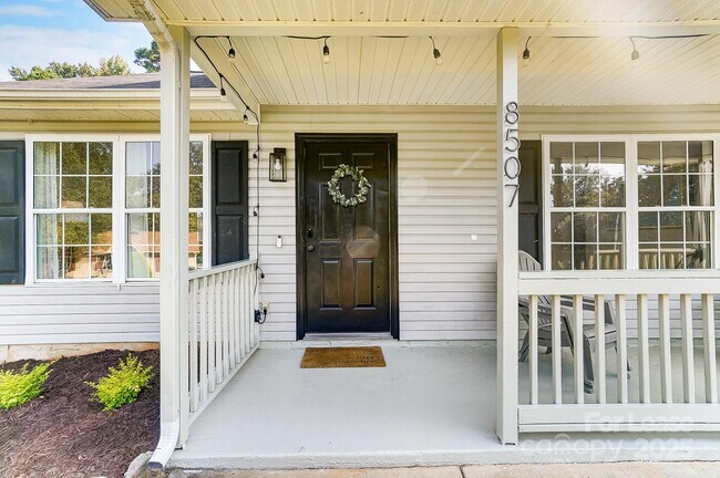 Foto del edificio - 8507 Sunflower Rd