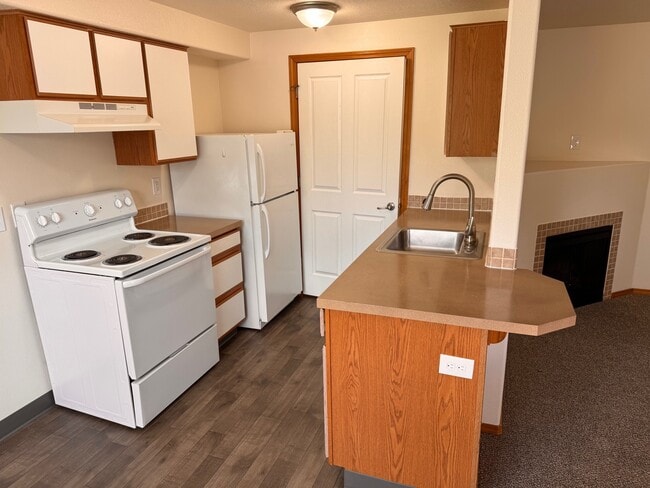 Building Photo - Loganberry Commons