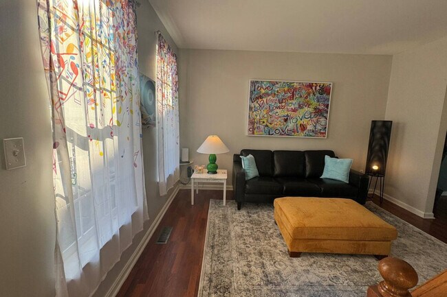 Foto del edificio - 9414 Grant Ave