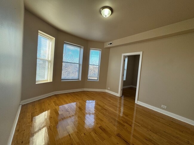 Foto del edificio - 6507 S Ingleside Ave