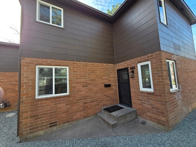 Building Photo - 1211 Gordon Ave