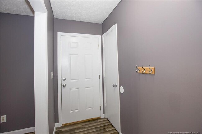 Building Photo - 6722 Seaford Dr