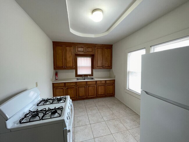 Foto del edificio - 2 bed 1 bath with storage shed in Norman