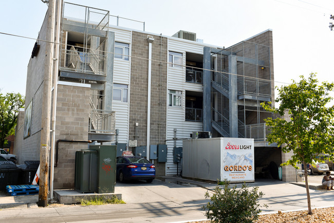 Building Photo - 1112 Moro St