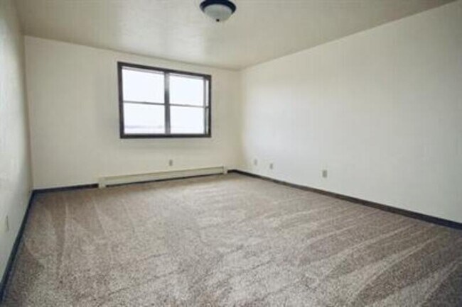 Foto del edificio - 2410 Canter Ln