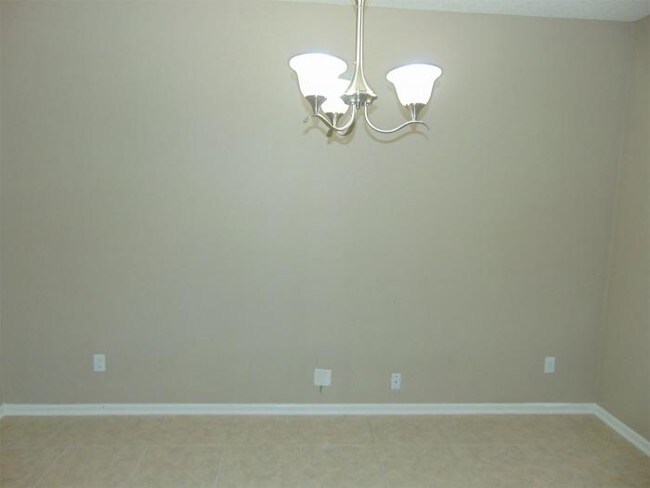 Building Photo - 4 bedroom in Jacksonville FL 32221