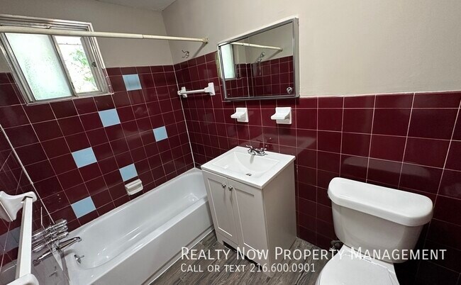 Foto del edificio - 4525 E 143rd St