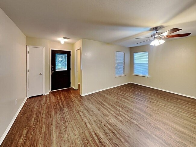 Foto del edificio - 3510 Avalon Castle Dr