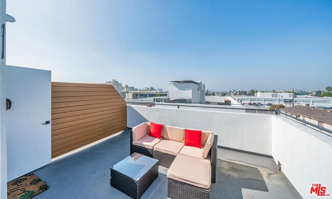 Foto del edificio - 201 S Westlake Ave