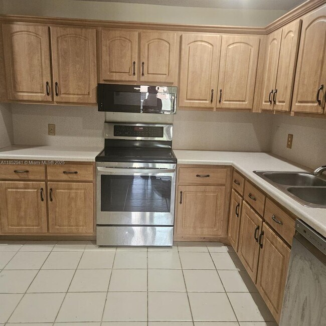 Foto del edificio - 5621 Coach House Cir