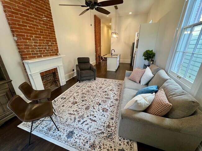 Foto del edificio - 2333 Chippewa St
