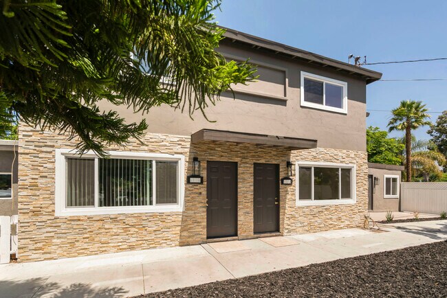 Building Photo - 2074 El Prado Ave