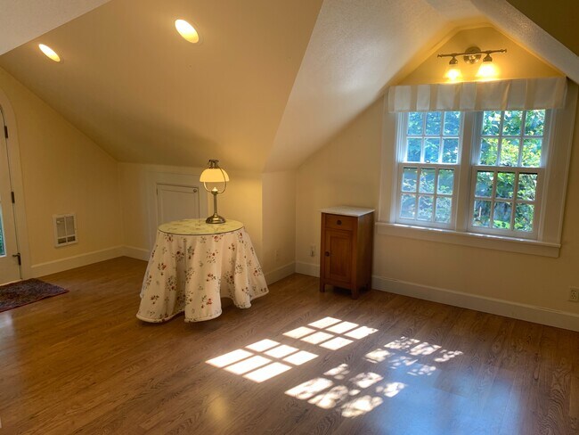 Building Photo - 2028 Potter St