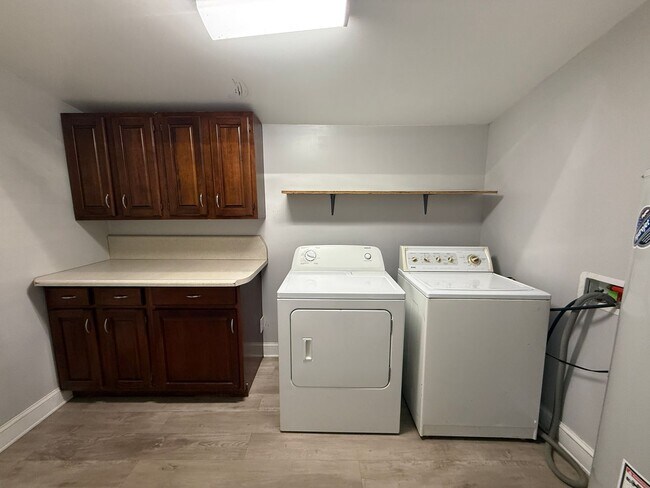 Foto del edificio - 2 Bedroom Downtown!