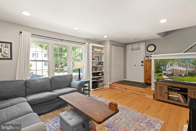 Building Photo - 8573 Tyrolean Way