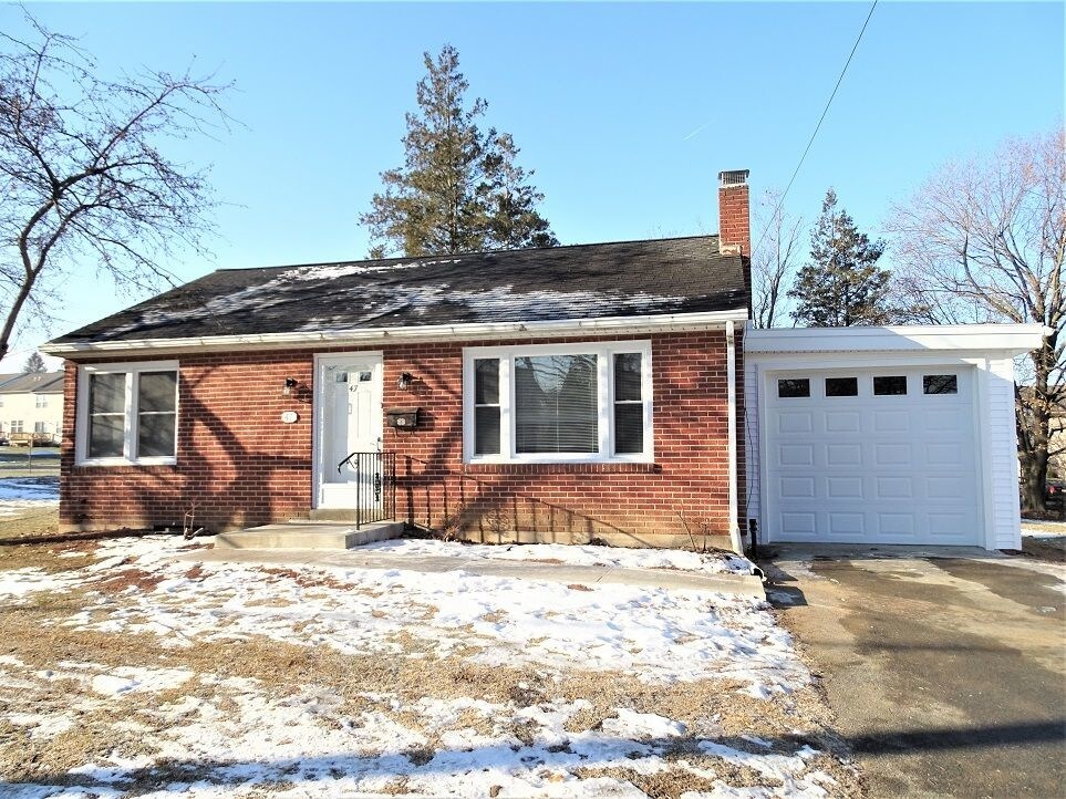 Primary Photo - 47 N Duke St