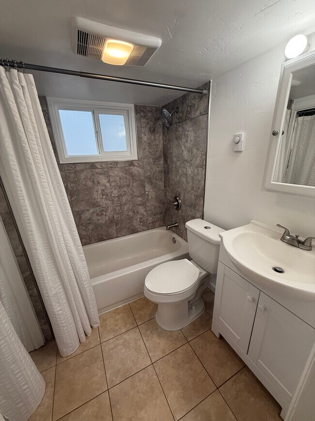 Foto del edificio - 311 N Broadway St