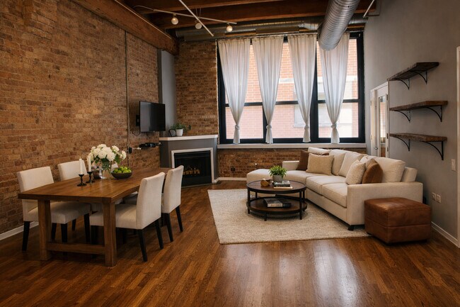 Foto del edificio - 1727 S Indiana Ave