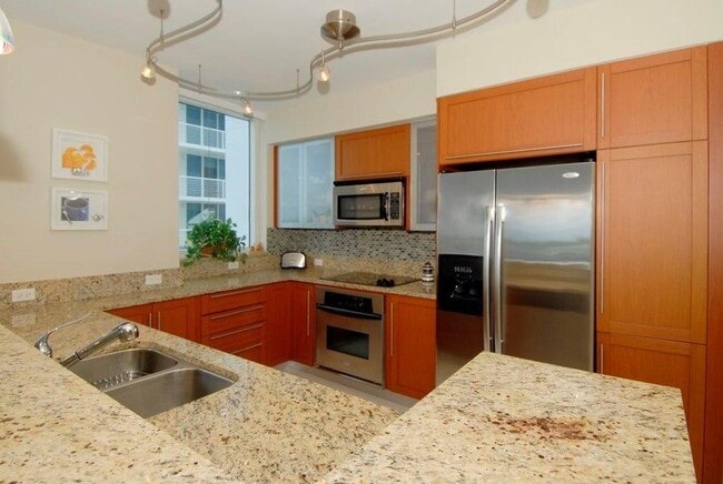 Building Photo - 2821 N Ocean Blvd