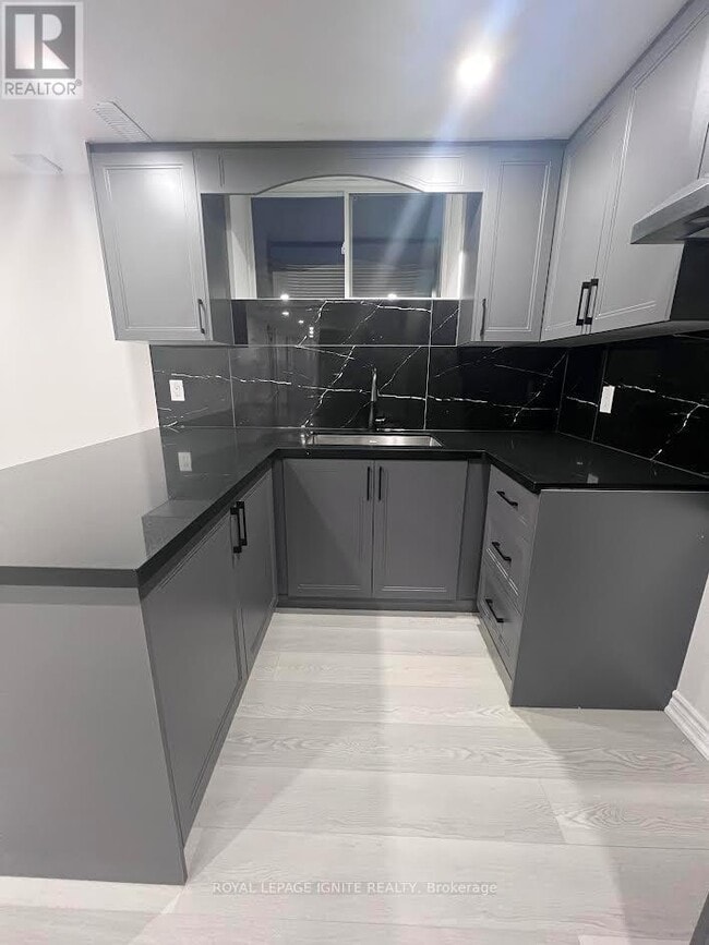 Building Photo - 2494 Kentucky Derby Way