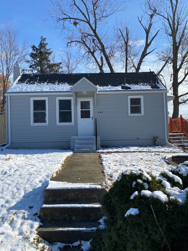 530 W 9th St N, Newton, IA 50208 House Rental in Newton, IA
