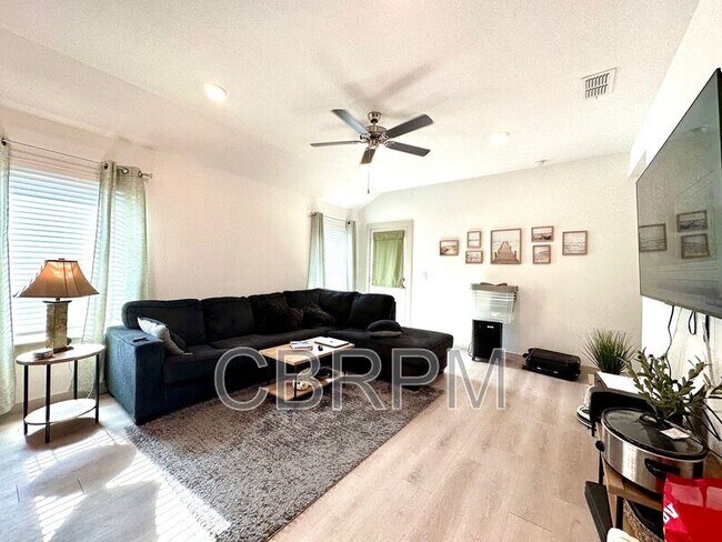 Foto del edificio - 7427 8th St